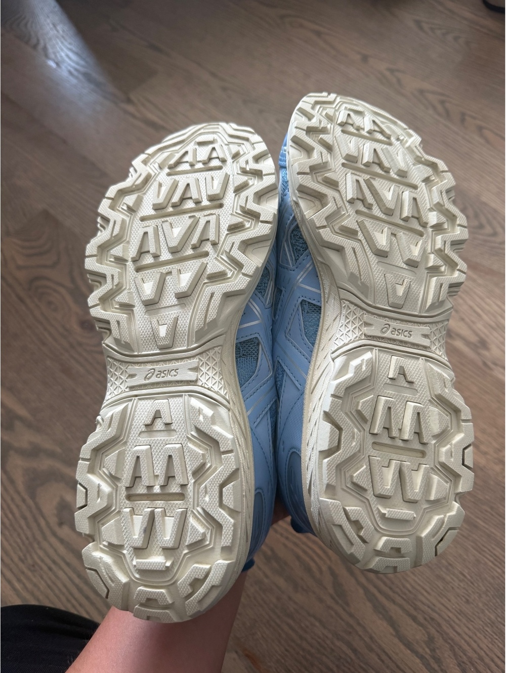 ASICS Women's Size 8.5 Light Blue Sneakers in Good Condition - Picture 6 of 10